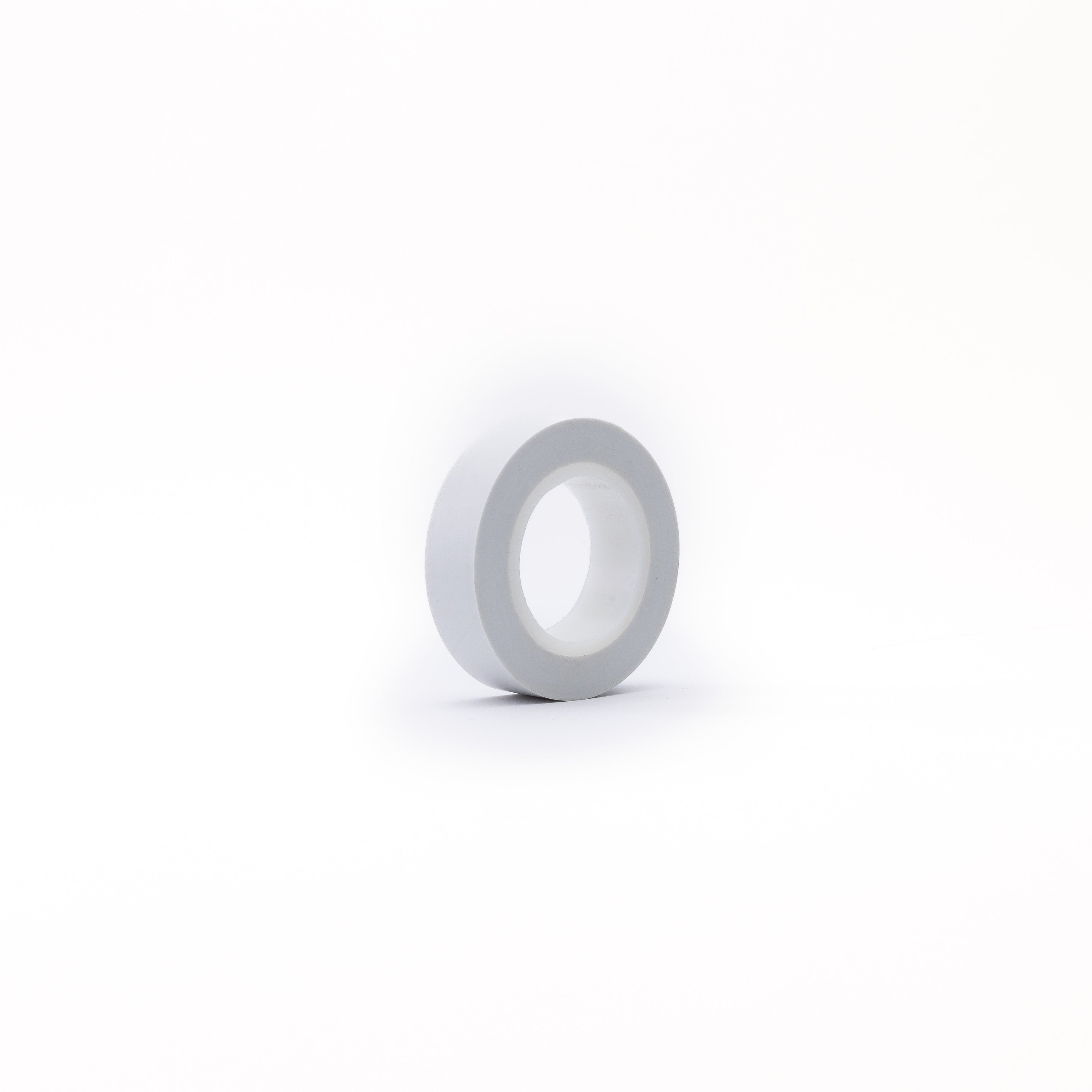 doos met 120x MegaTape UT7 PVC tape 15 mm wit 10 m rol voor events, theater en beurzen