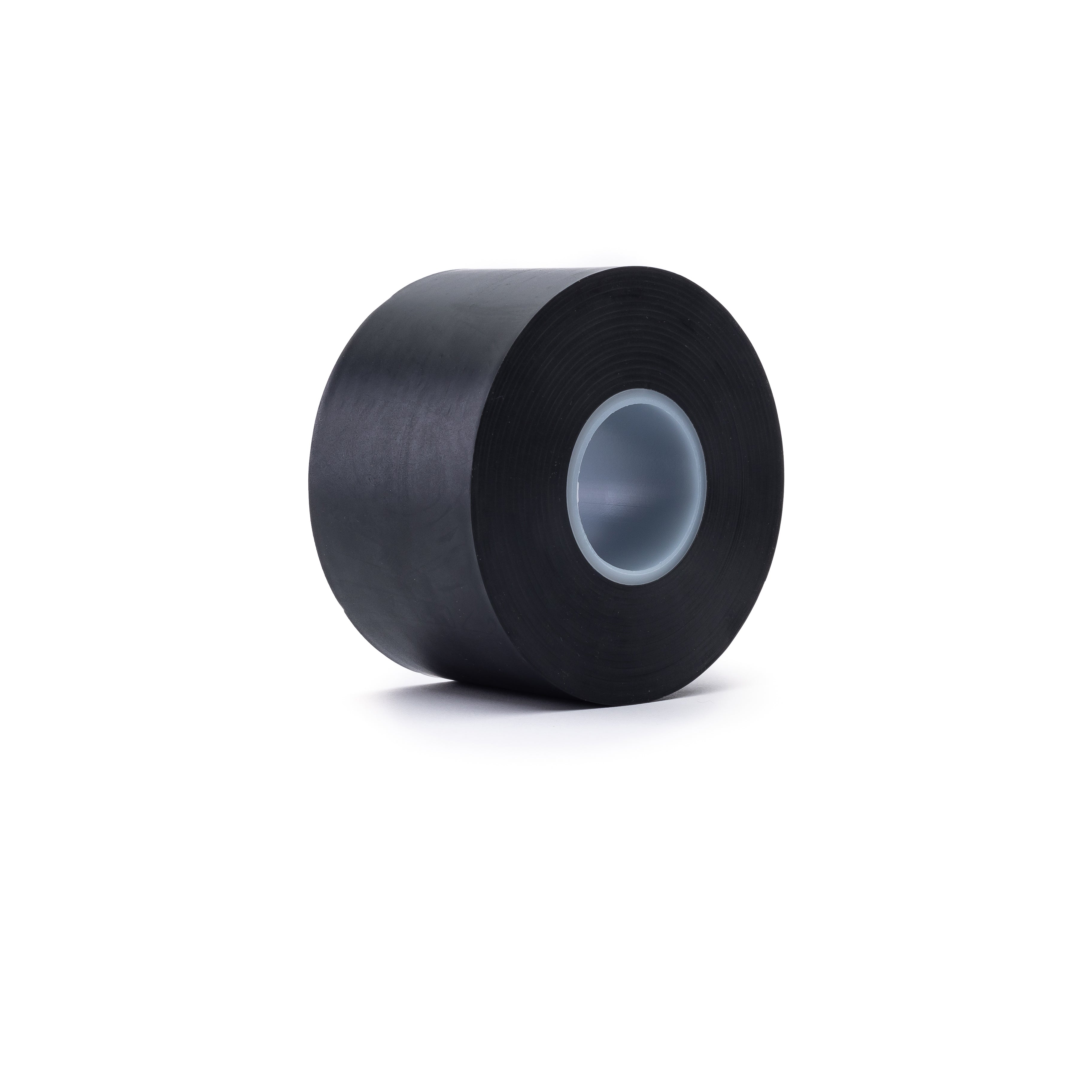 rol uit doos met 18x MegaTape UT7 PVC tape 50 mm zwart 33 m rol voor events, theater en beurzen